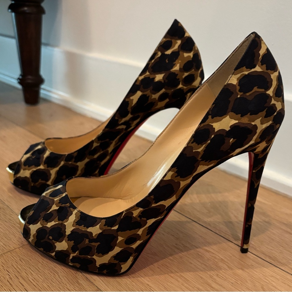 Christian Louboutin Leopard Print Peep Toe Stiletto Heels size 39